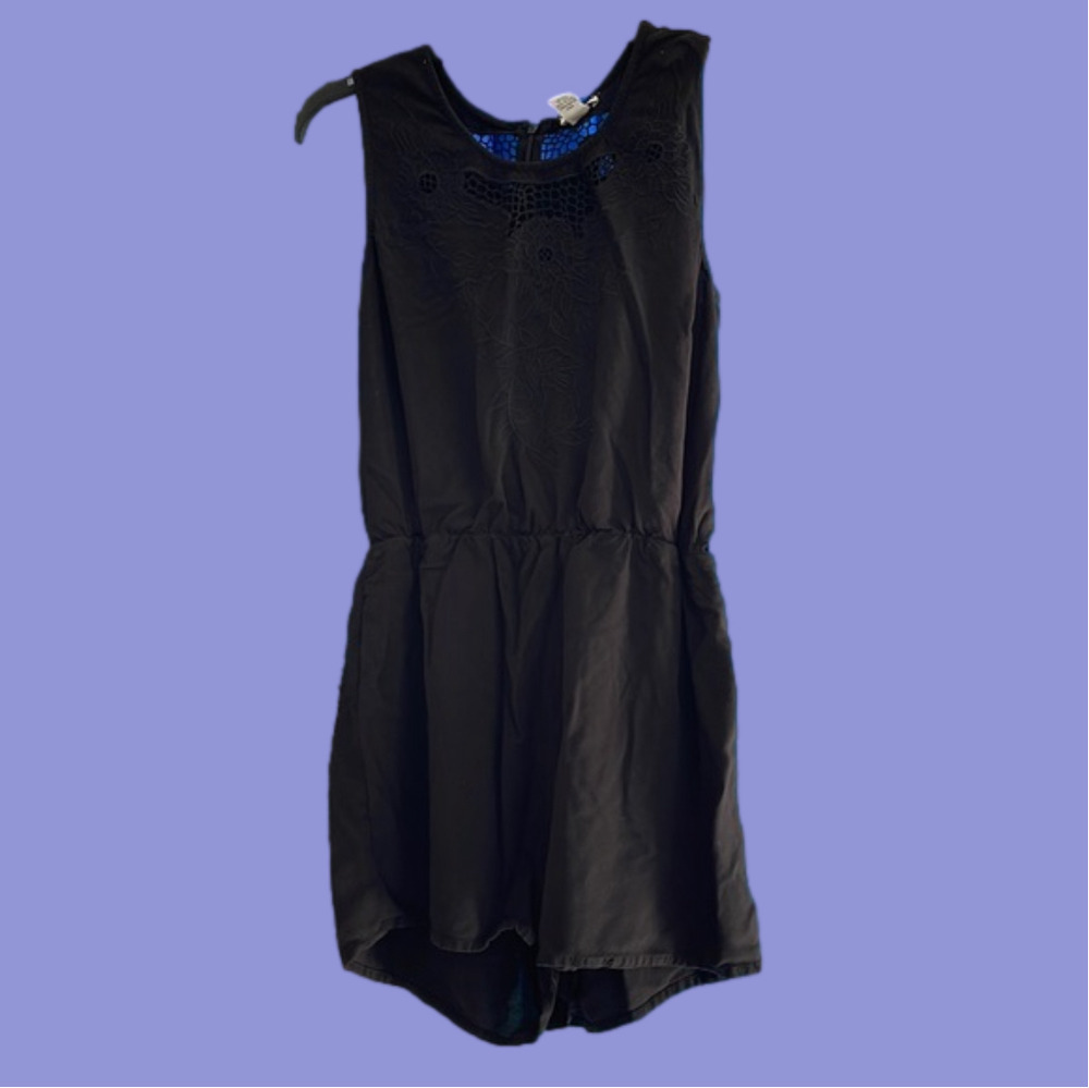 Cute Forever 21 black romper M